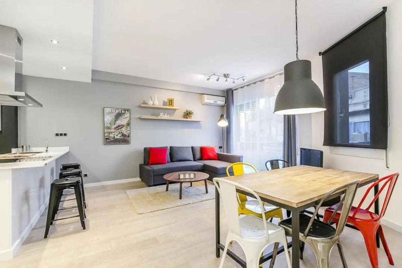 51Sam1021 - Modern Apartment Near Montjuic Barcelona Exterior foto