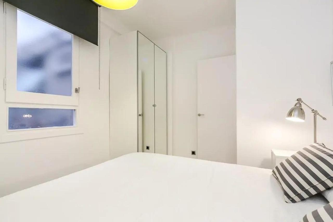 51Sam1021 - Modern Apartment Near Montjuic Barcelona Exterior foto